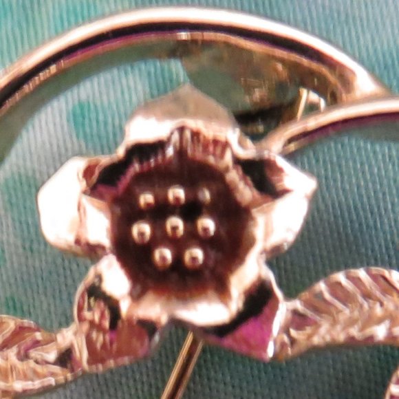 Sarah Coventry Vintage Brooch with flowers/leaves - Picture 2 of 3